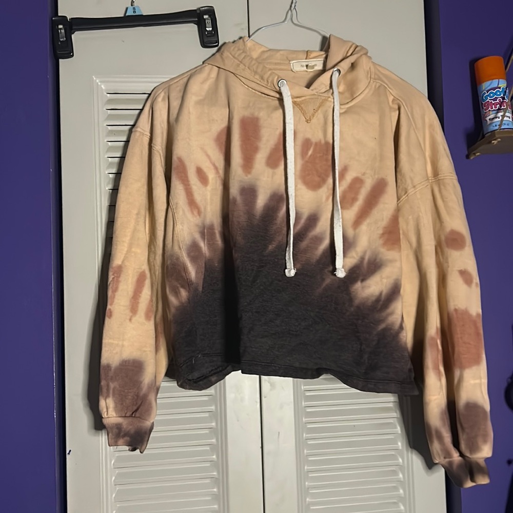 Pink ombré sweatshirt crop top